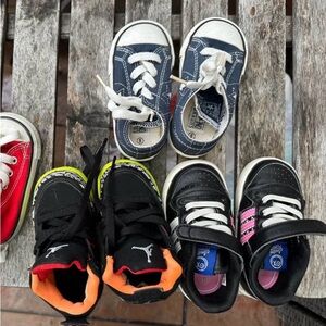 Kids Black and pink adidas Sneakers